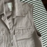 Featured thumbnail for Veste en jean sans manches