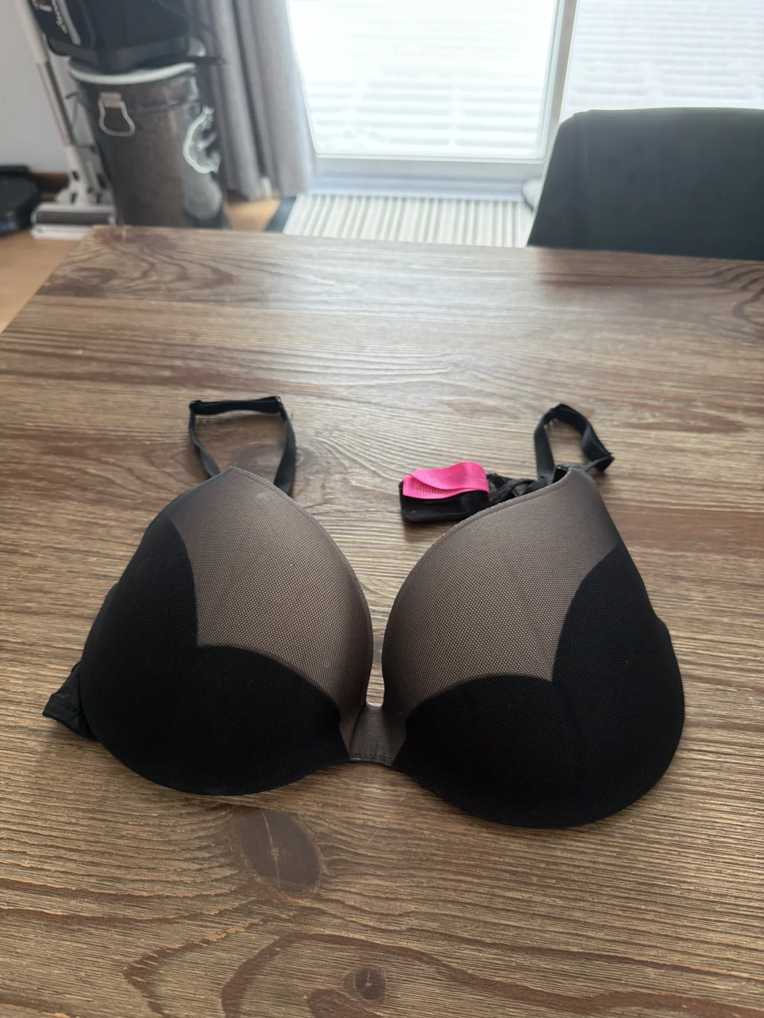 Featured image for La Senza bra