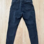 Thumbnail for Black high-waisted skinny jeans