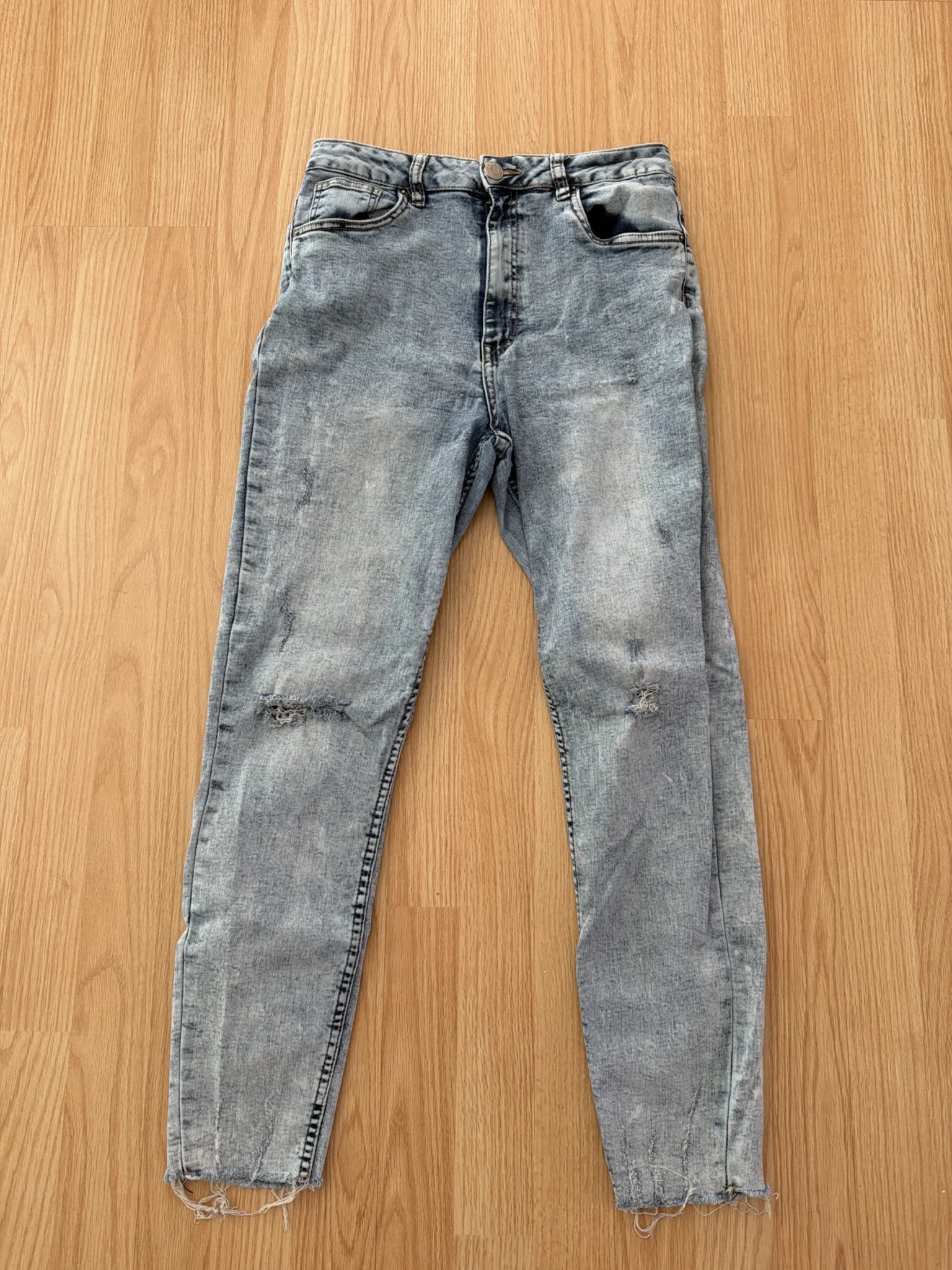 Featured image for High-waisted skinny jeans