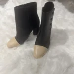 Thumbnail for Bottines noires et beiges élégantes