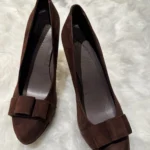 Featured thumbnail for Superbe souliers a talon suede