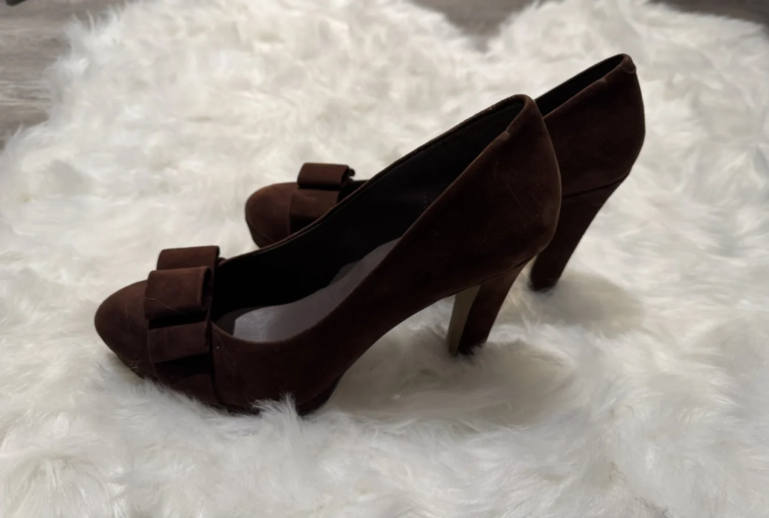 Image for Superbe souliers a talon suede