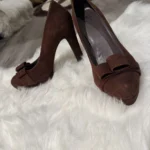 Thumbnail for Superbe souliers a talon suede