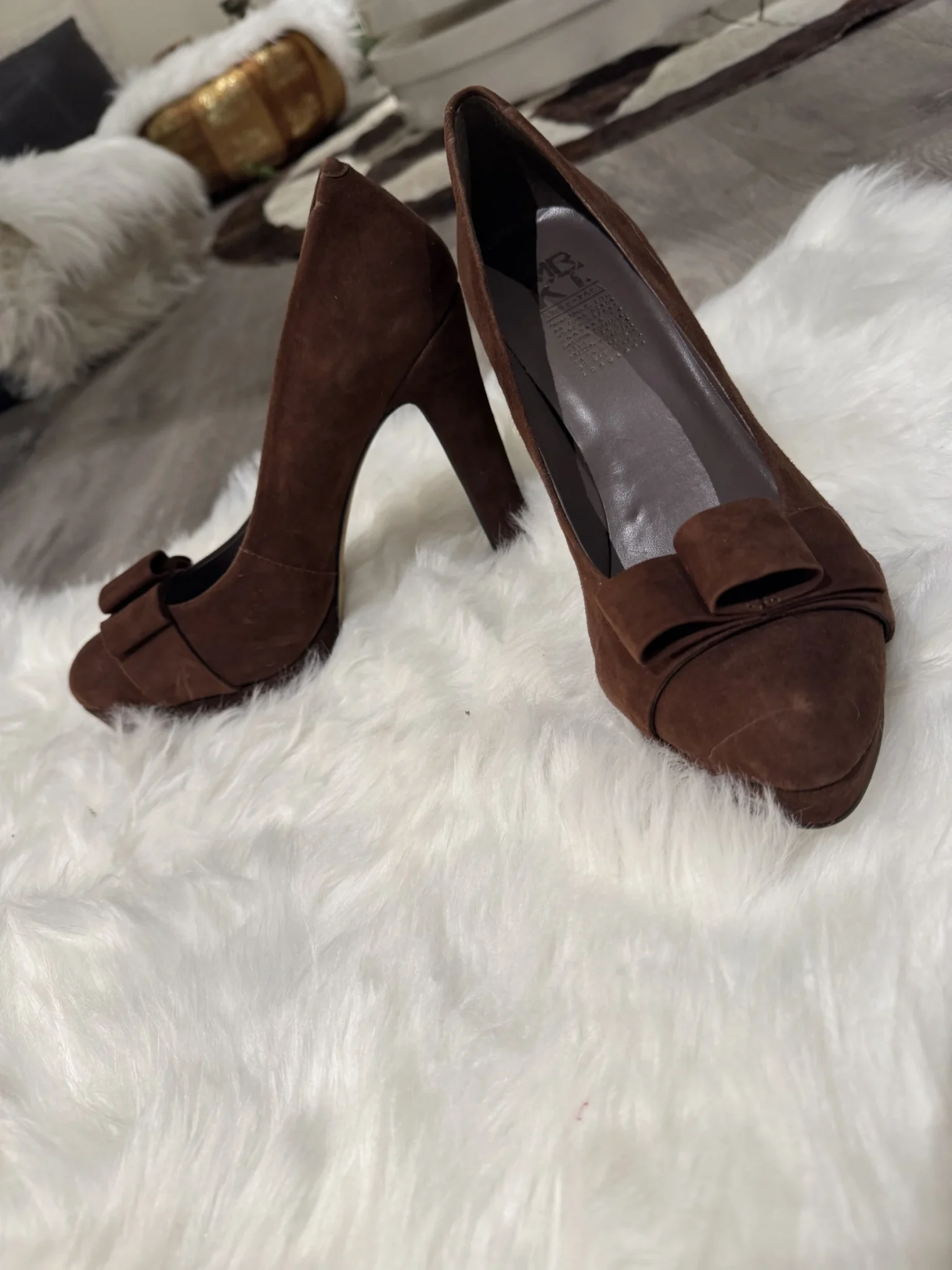 Image for Superbe souliers a talon suede