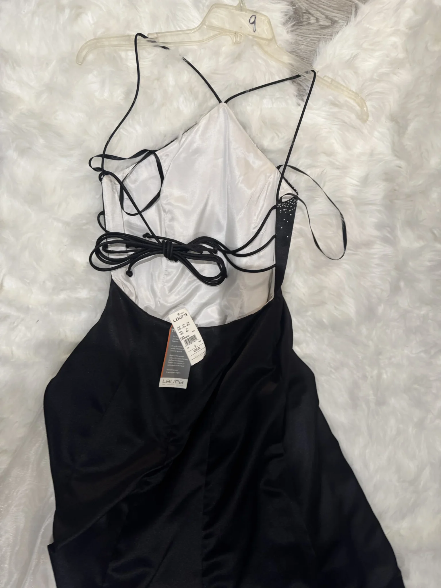 Image for Magnifique robe noir et blanc de bal