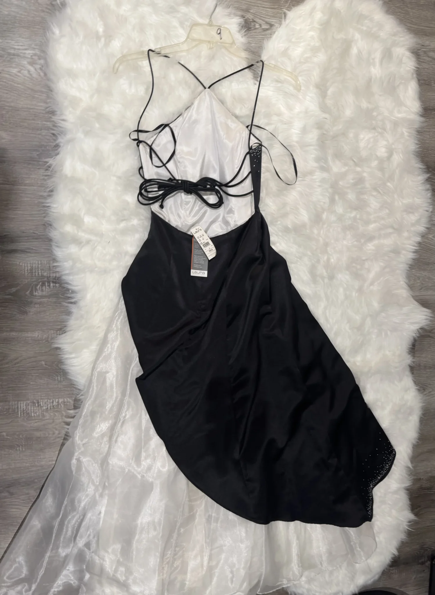 Image for Magnifique robe noir et blanc de bal