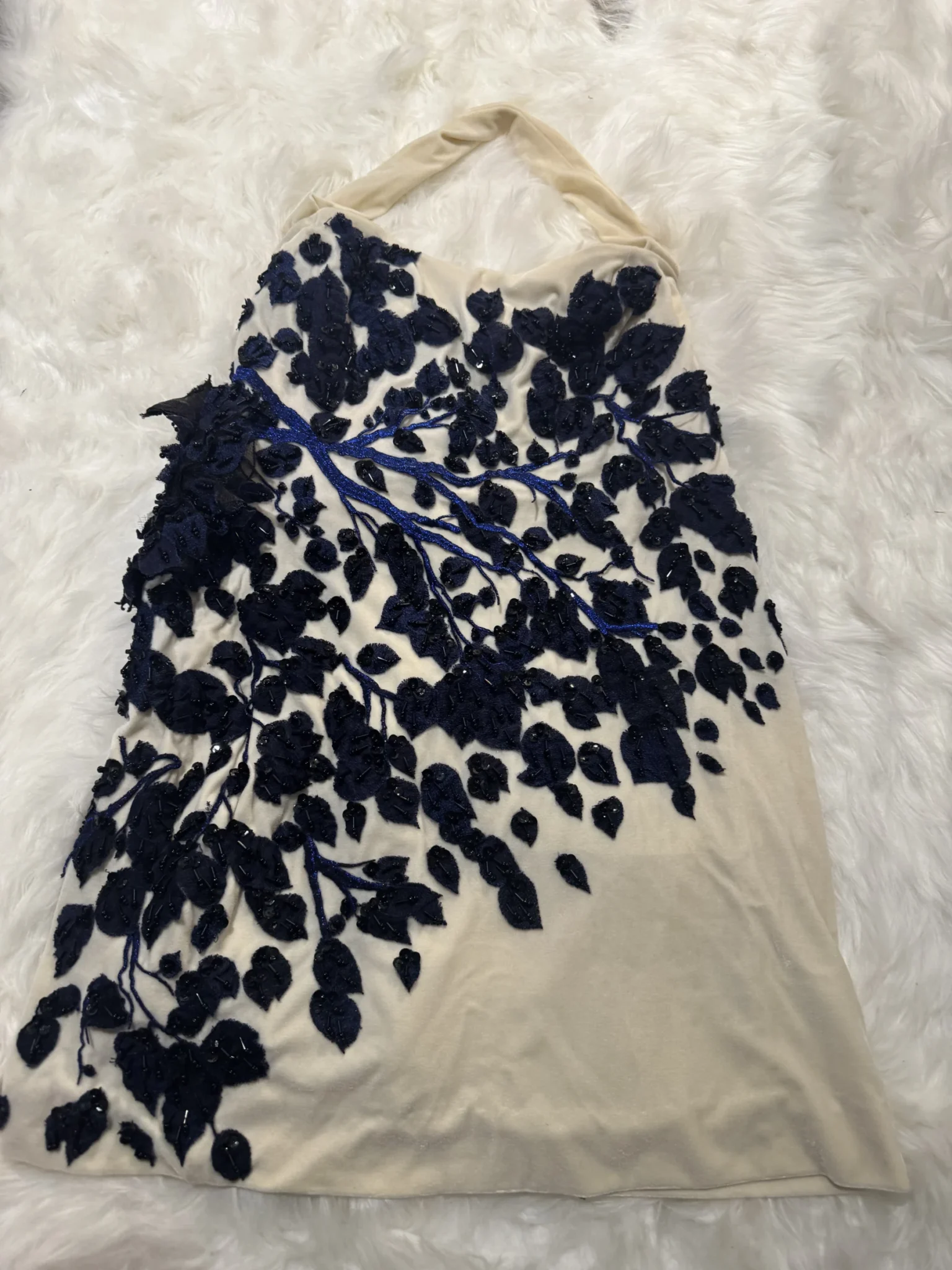 Image for Robe velours blanc cassé brodé a la main
