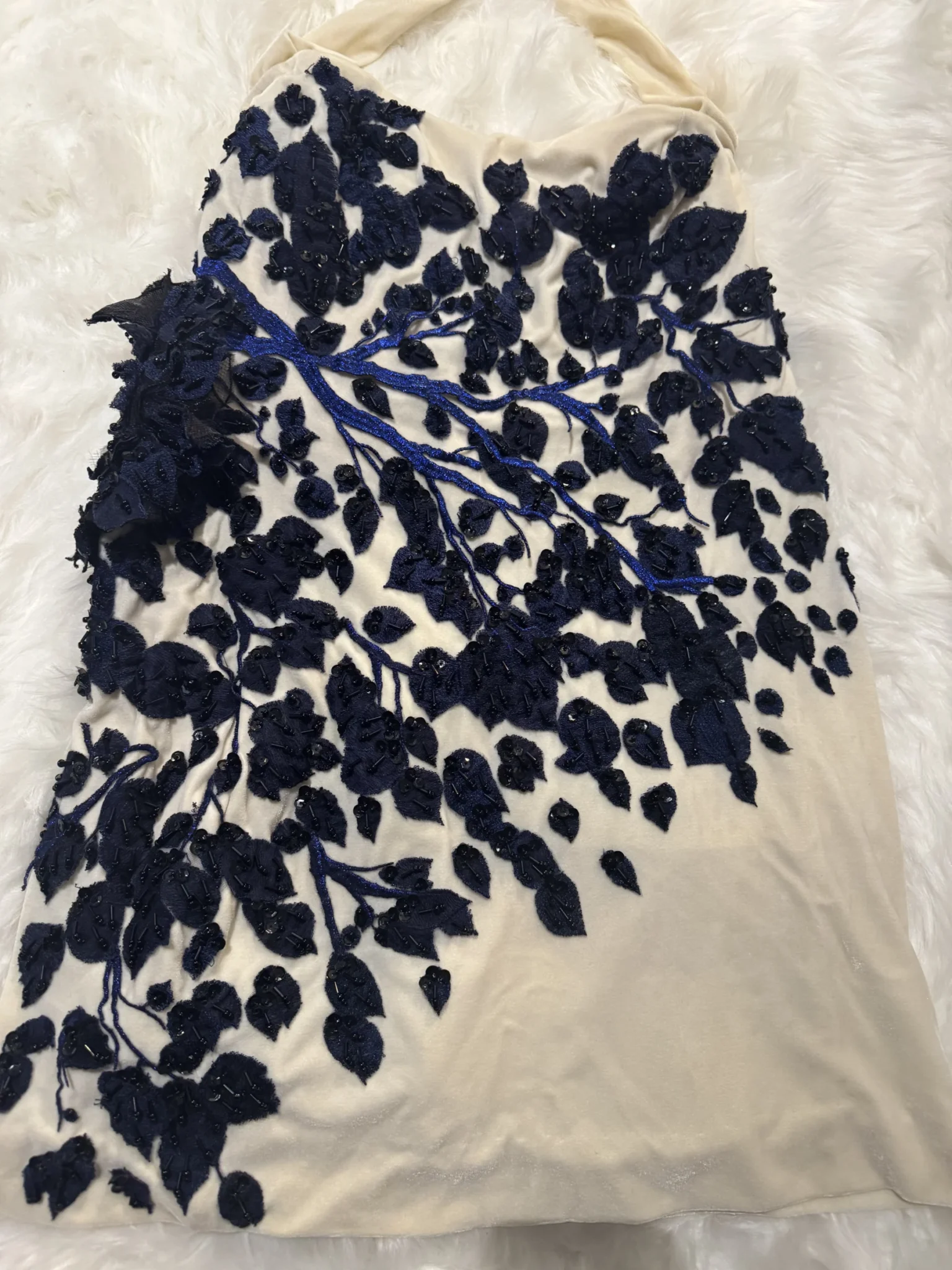Image for Robe velours blanc cassé brodé a la main