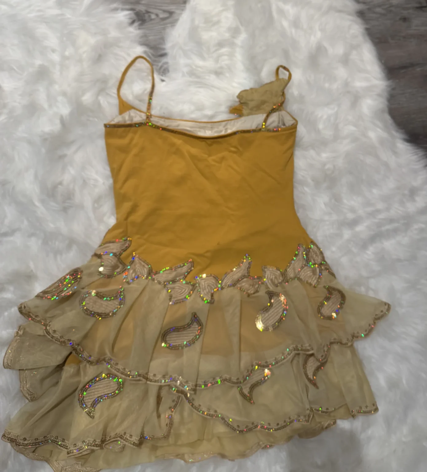 Image for Robe jaune faite à la main