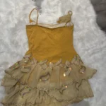 Thumbnail for Robe jaune faite à la main
