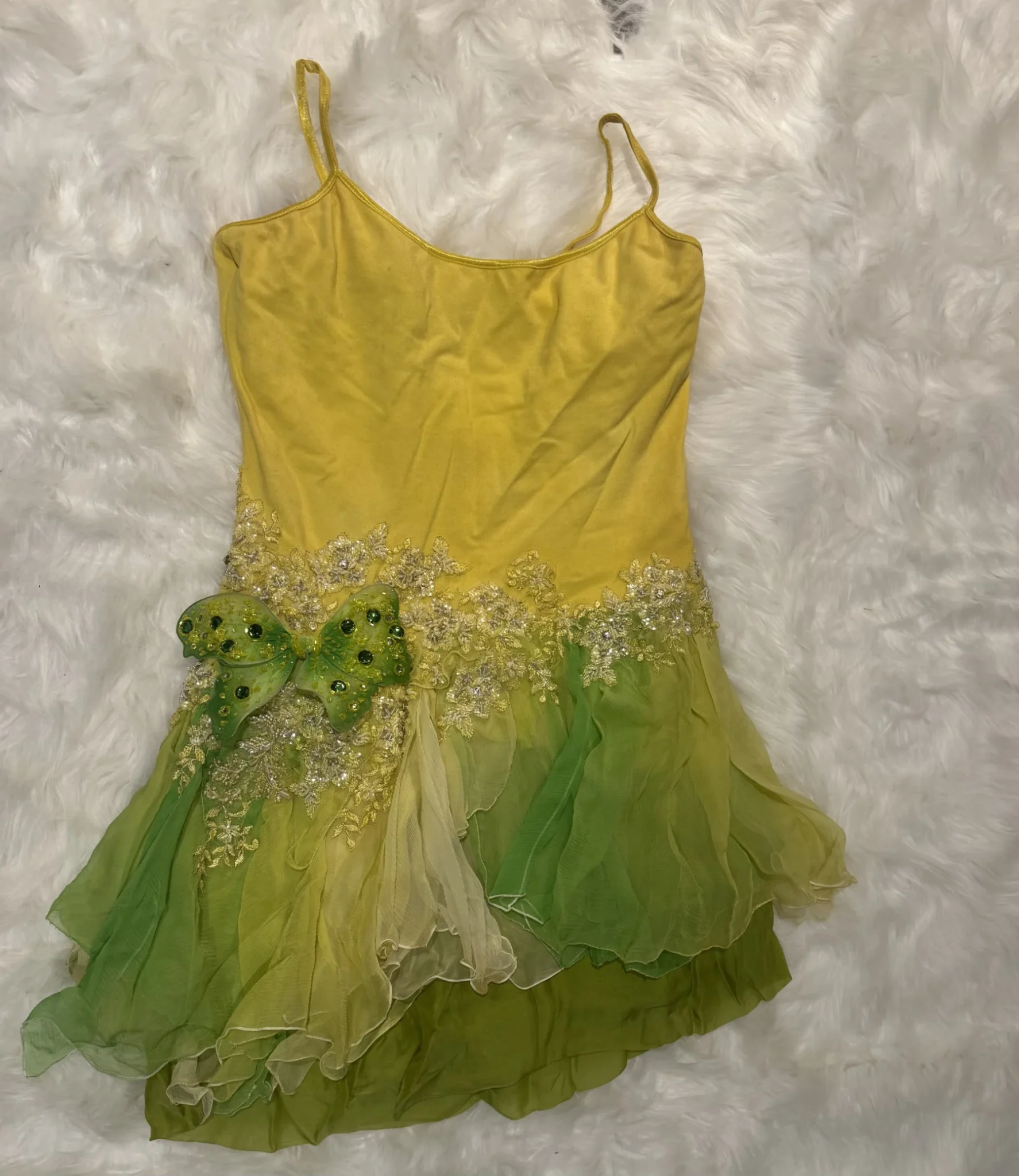 Featured image for Robe Jaune féerique