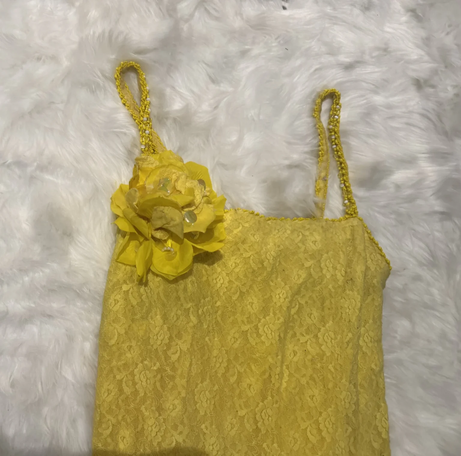 Image for Robe dentelle jaune unique