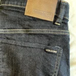 Featured thumbnail for Volcom - Jeans pour homme, bleu foncé
