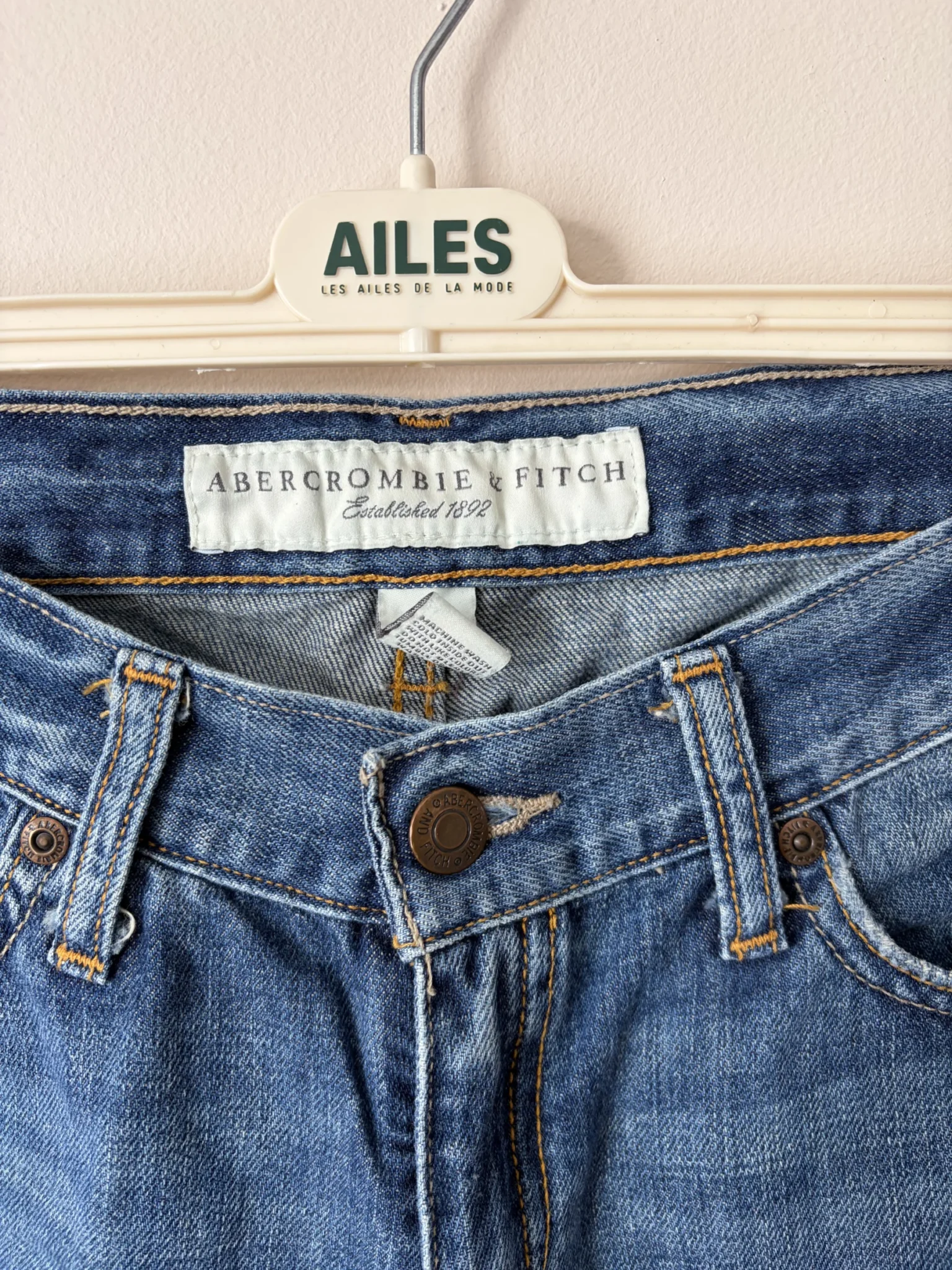 Image for Jeans Abercrombie and Fitch taille 6