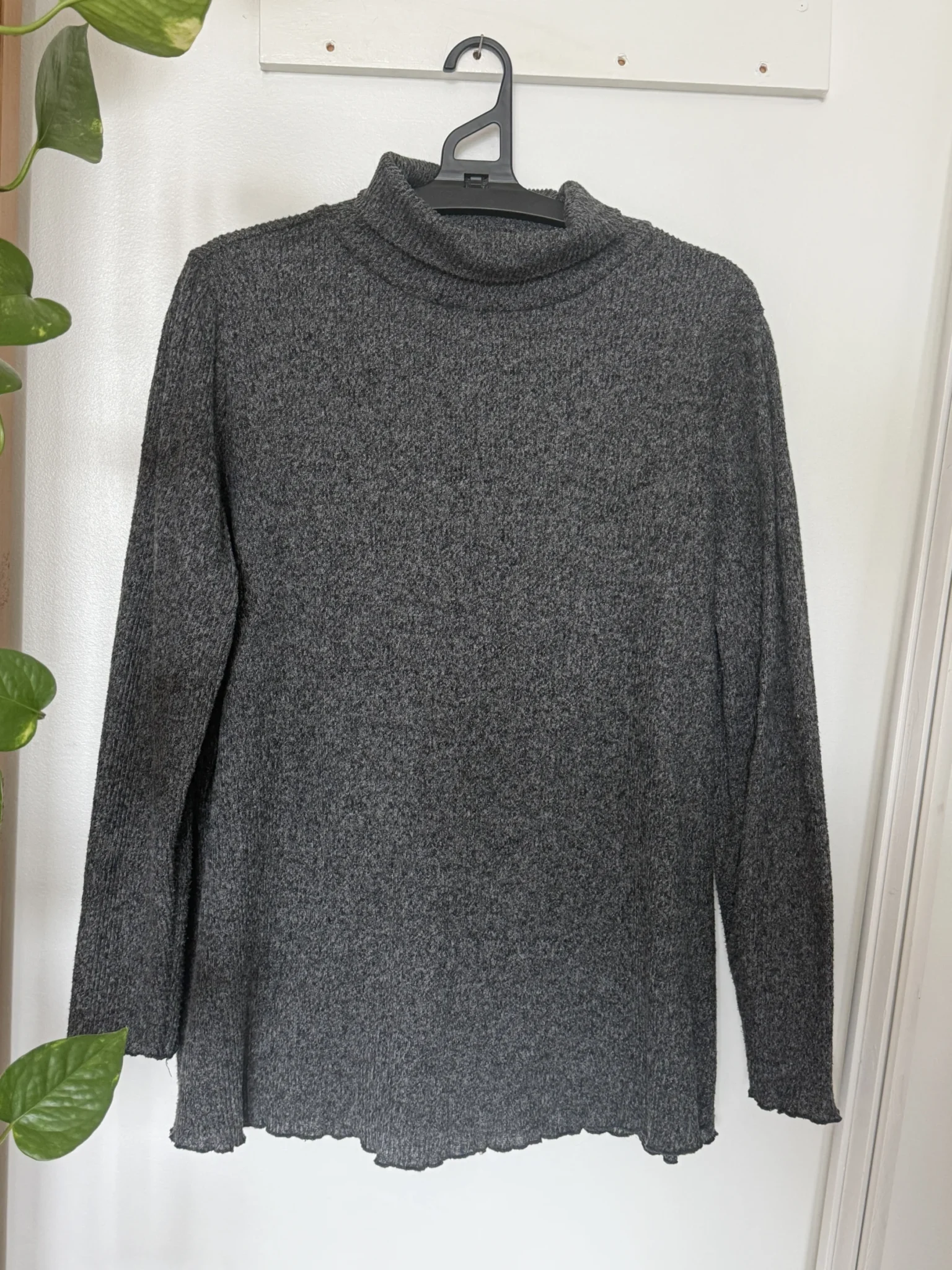 Featured image for Chandail gris avec belle définition