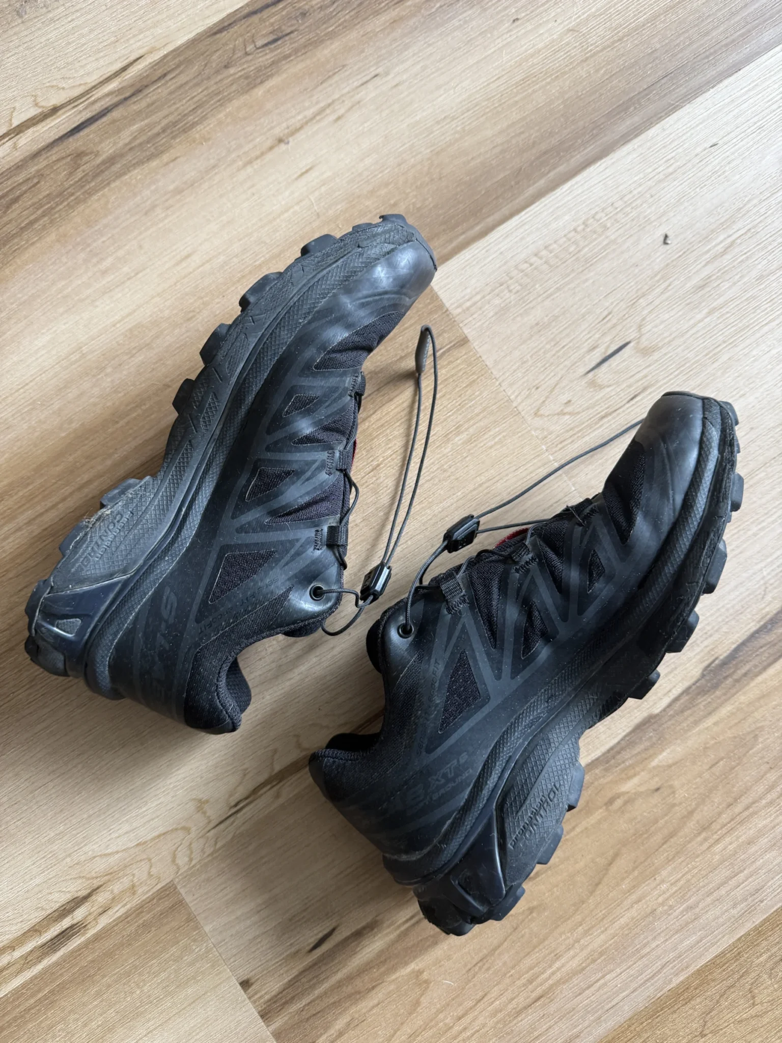 Image for Salomon noire parfaite condition