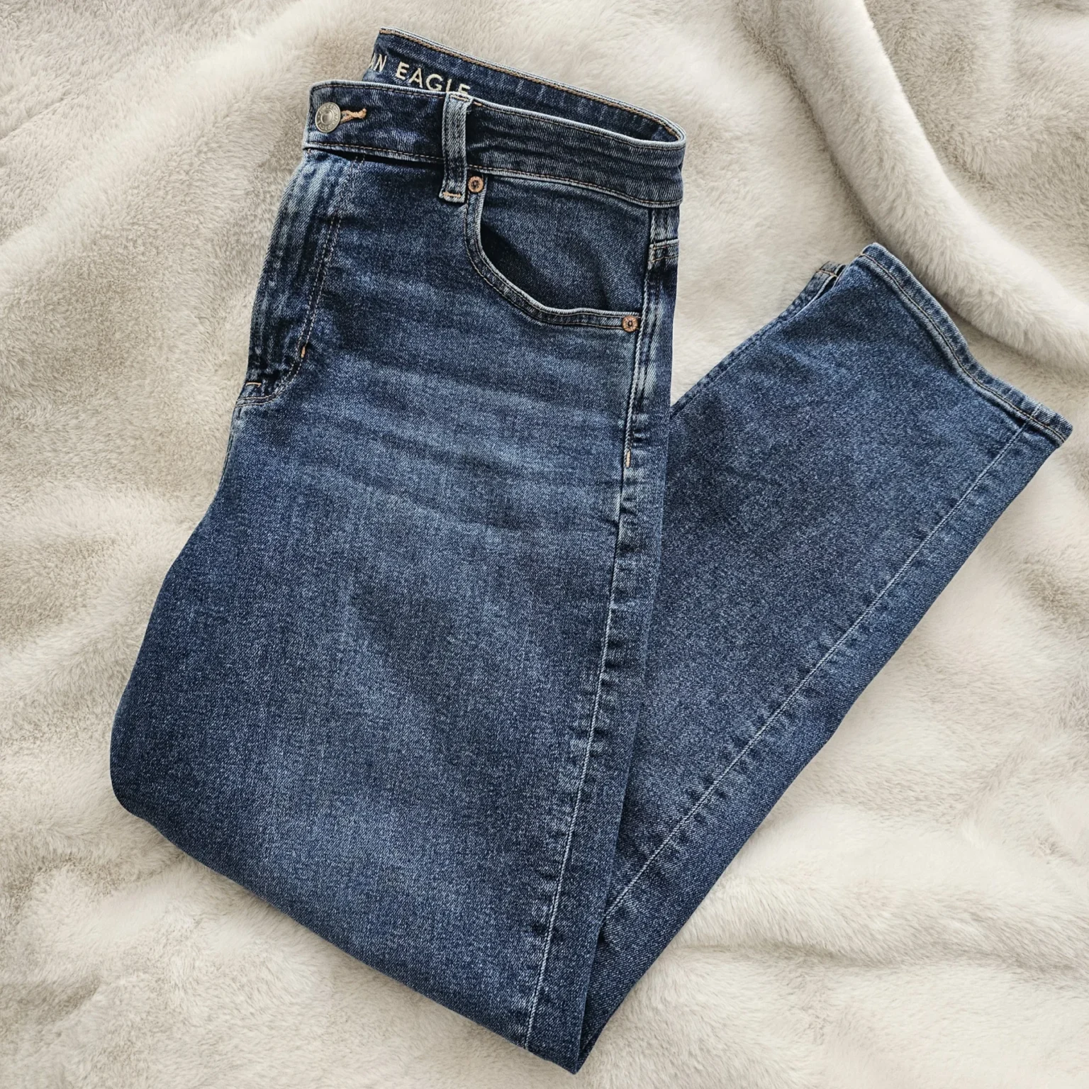 Featured image for AE mom jeans 10