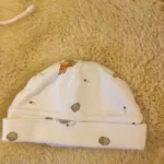 Thumbnail for Tuque  « Winnie l’ourson » Disney bébé naissant unisexe 0-6