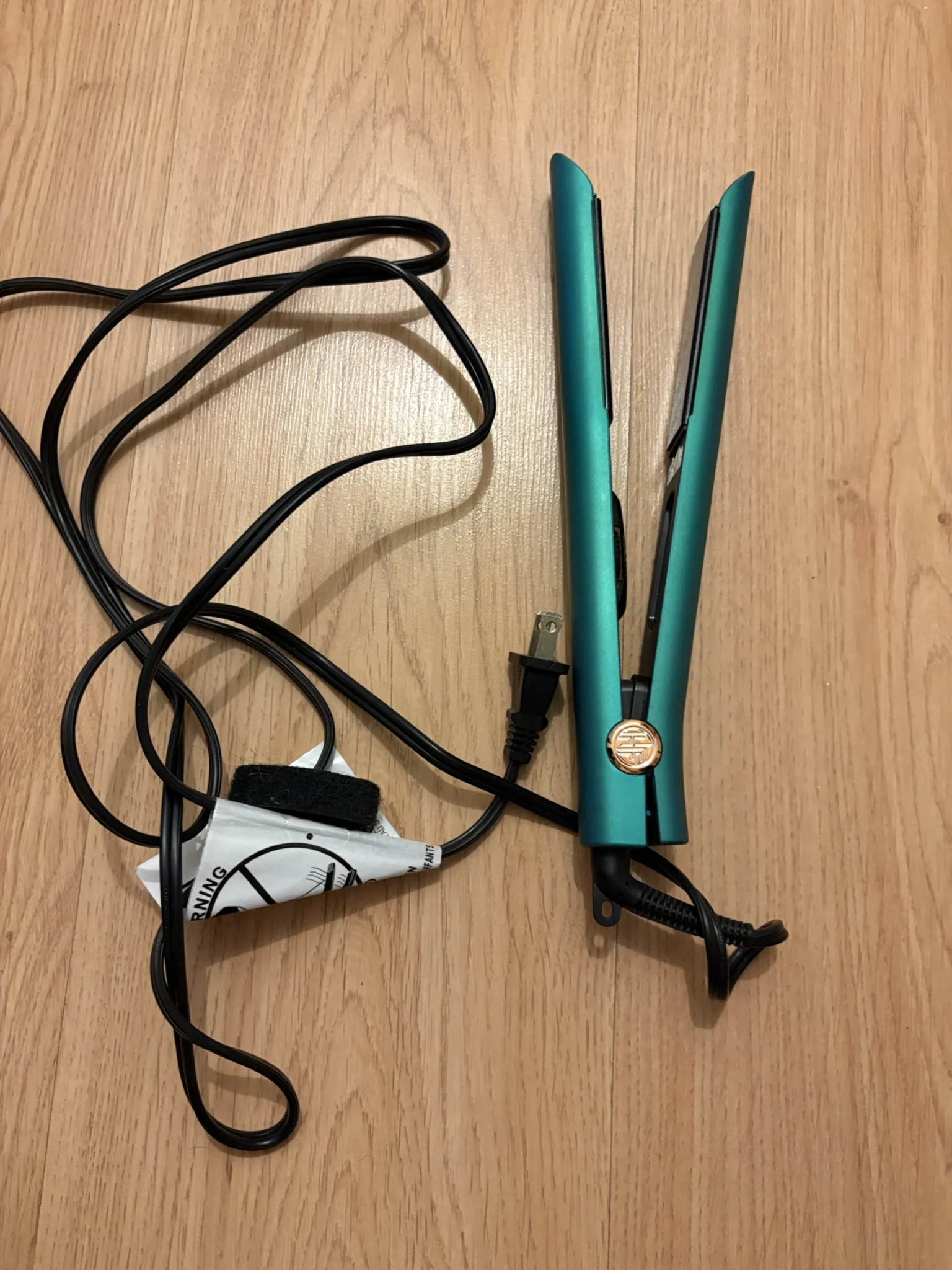 Featured image for NEW - Hair Fetish straightening iron
