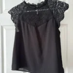 Featured thumbnail for Chandail dentelle