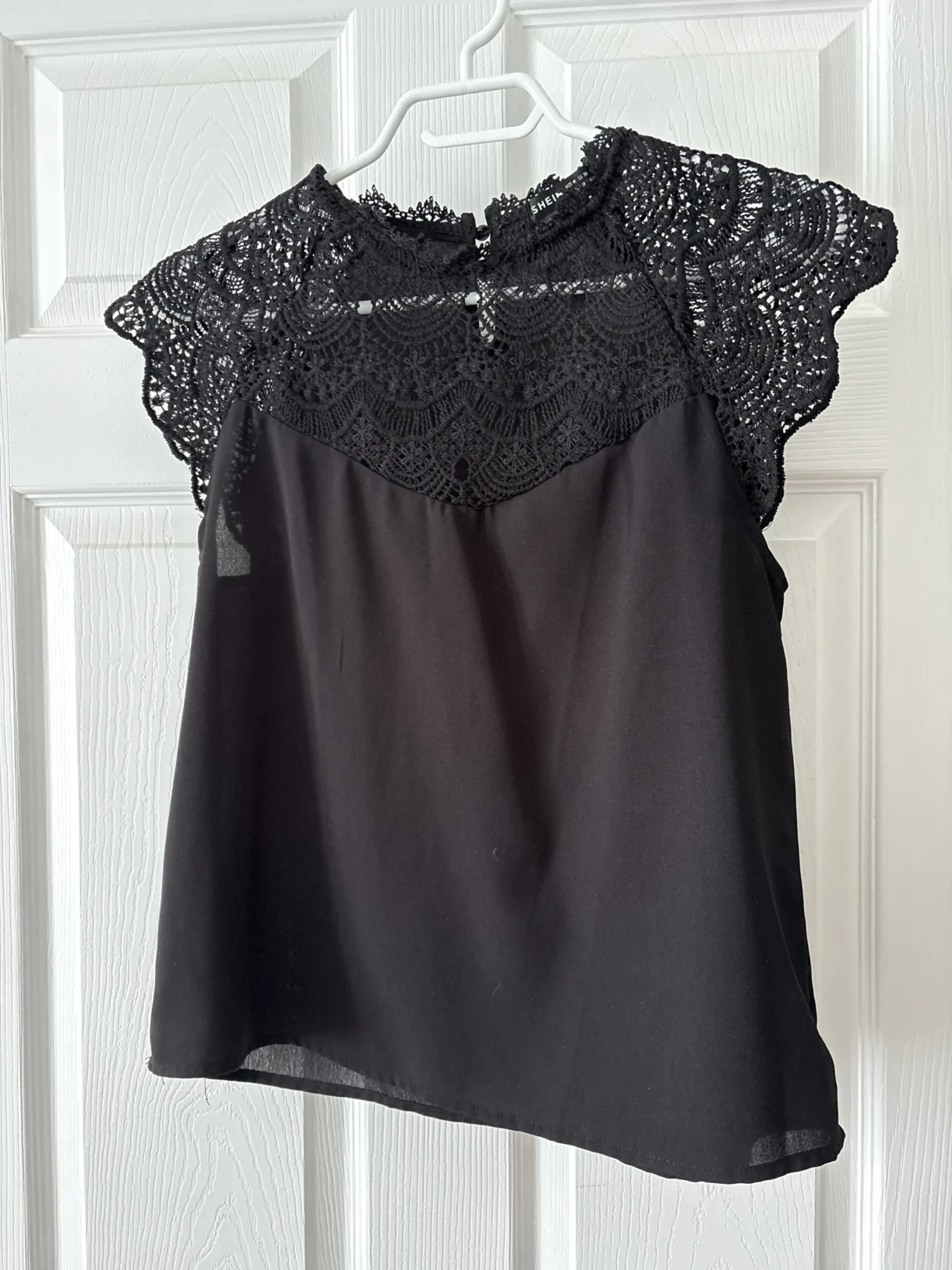 Featured image for Chandail dentelle