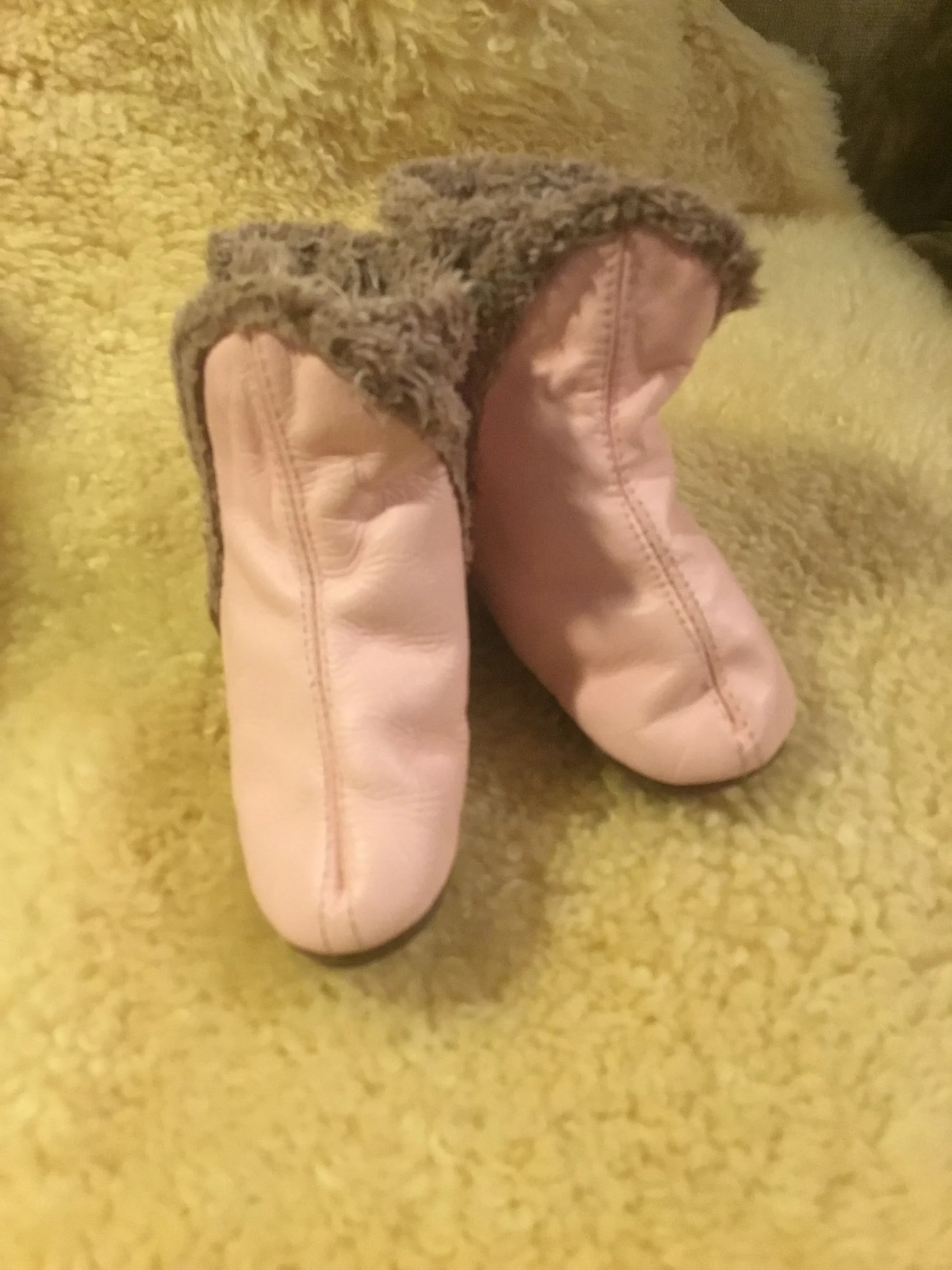 Pantoufles chaussons bottes cuir bébé fille 6-12 *Autre seconde main
