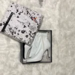 Thumbnail for Nouvelles bottes blanches Chinese Laundry