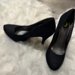 Featured thumbnail for Beaux souliers à talons Guess