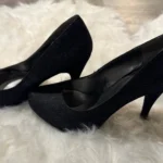 Thumbnail for Beaux souliers à talons Guess