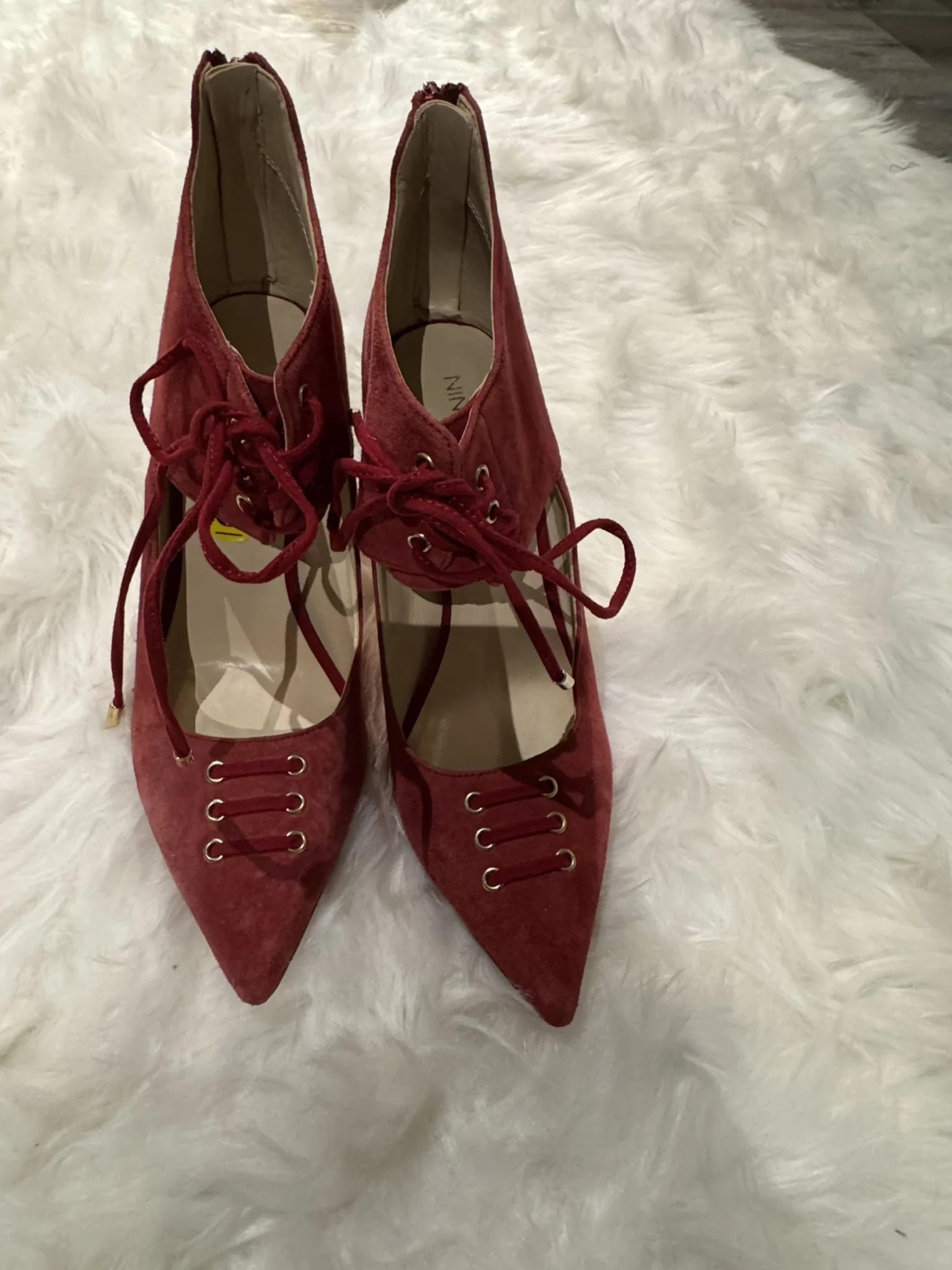 Image for Beaux souliers rouges suede
