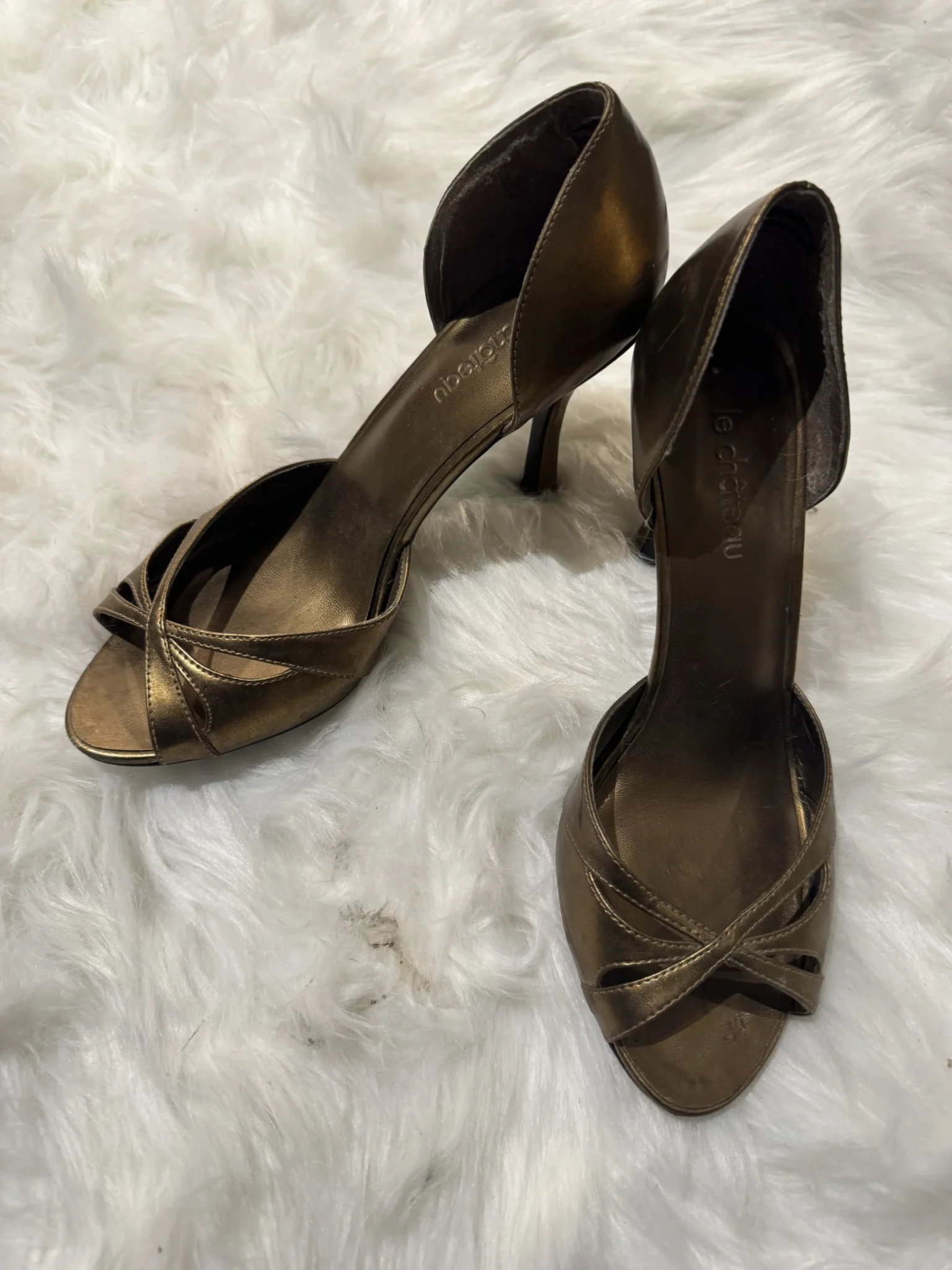 Image for Beaux souliers rouges suede