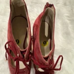 Thumbnail for Beaux souliers rouges suede