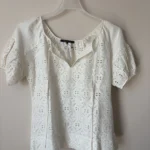 Featured thumbnail for Top 100% soie BCBG
