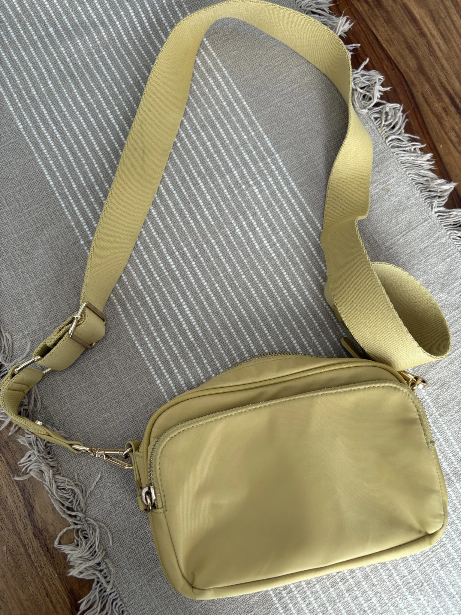 Featured image for Yellow crossbody handbag