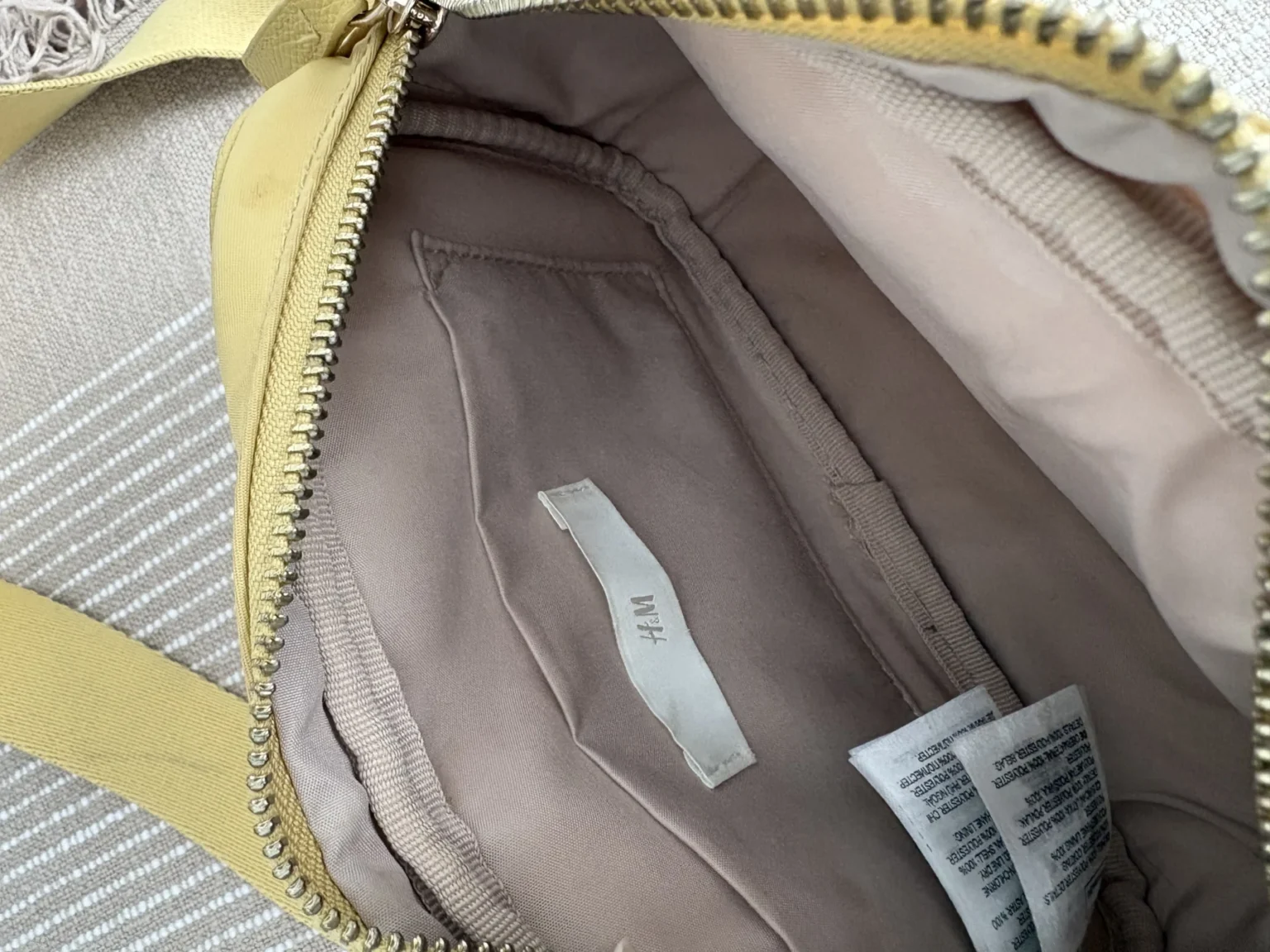 Image for Yellow crossbody handbag