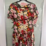 Featured thumbnail for Robe fleurie vintage.