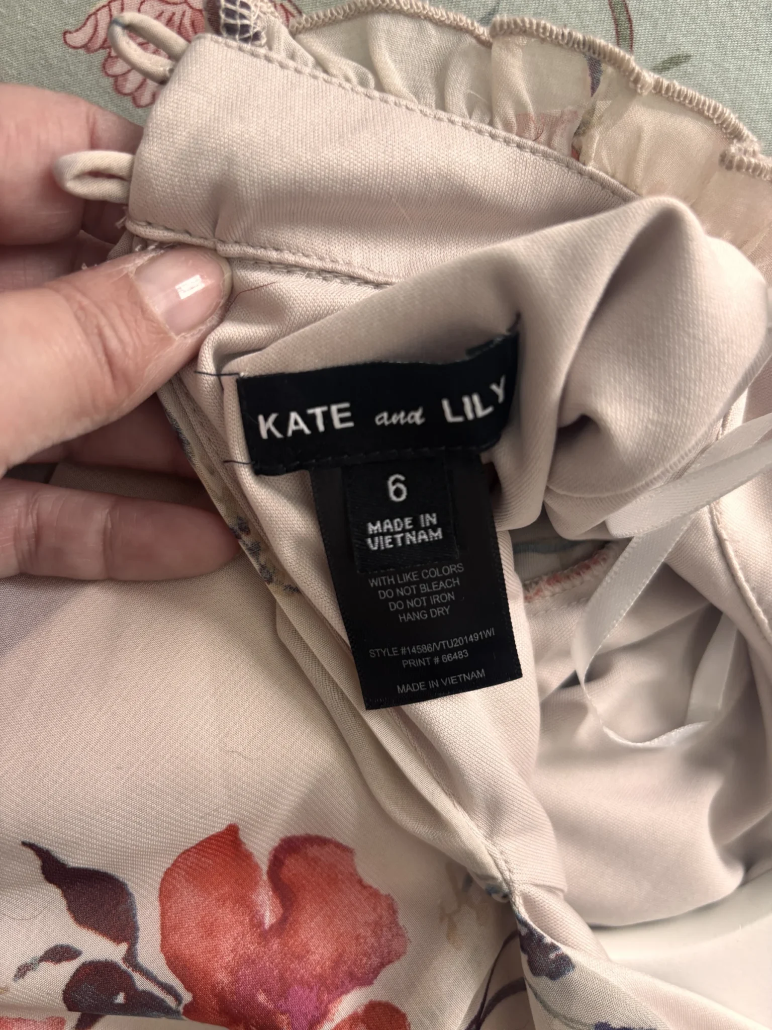 Image for Robe kate and Lily fleurie