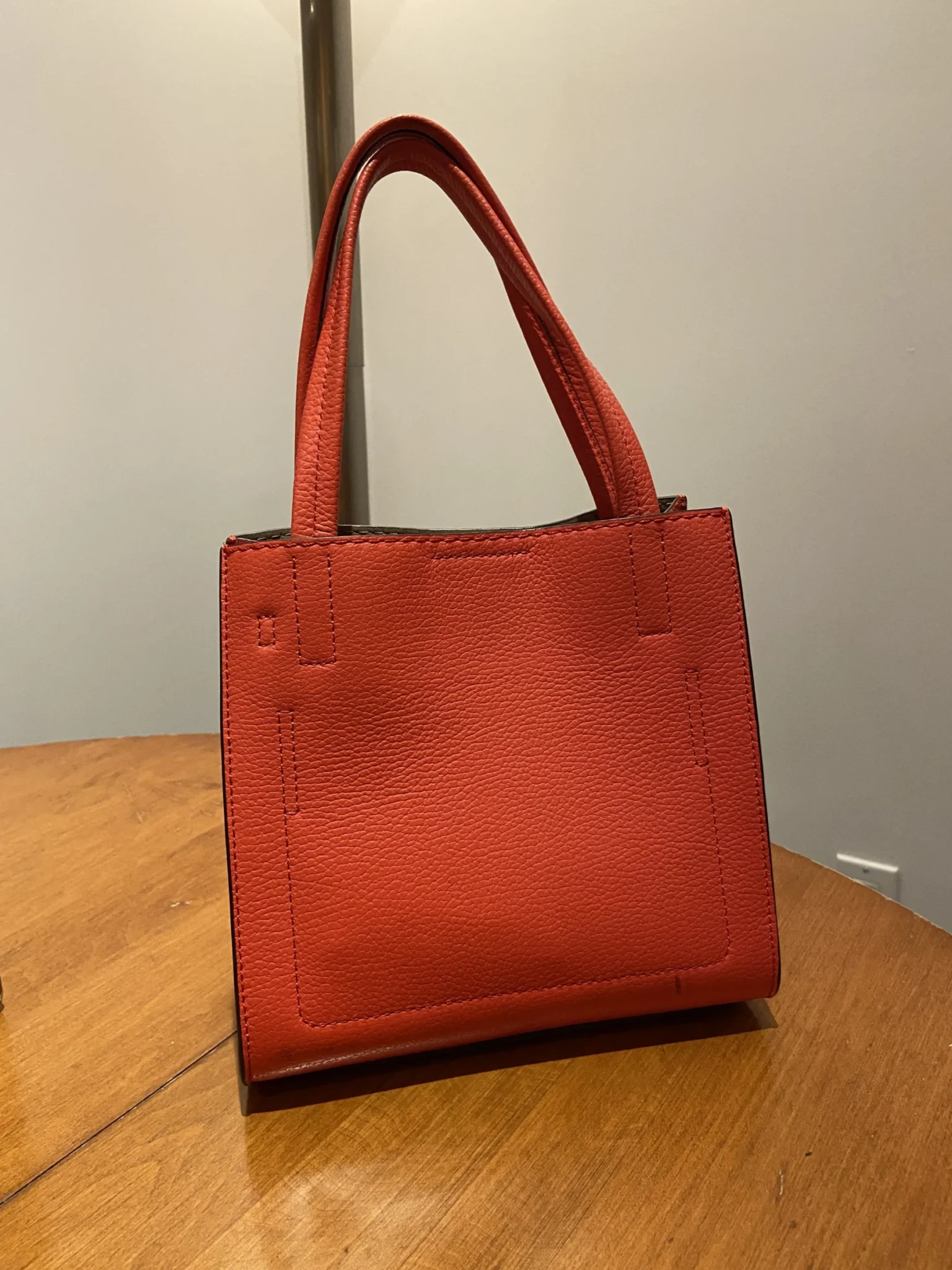 Image for Sac en cuir rouge