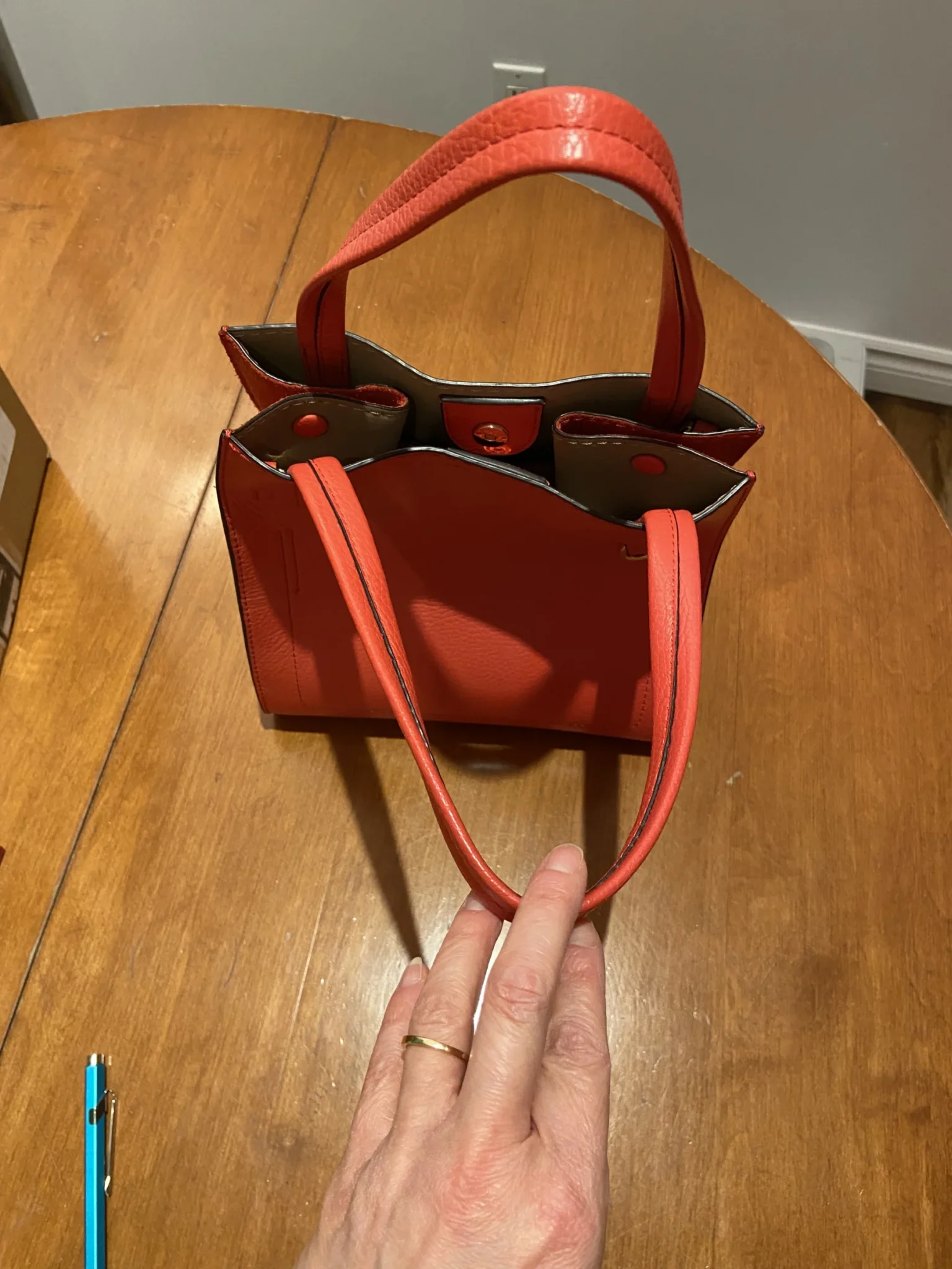 Image for Sac en cuir rouge