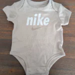 Featured thumbnail for Cache-couche Nike 3 mois