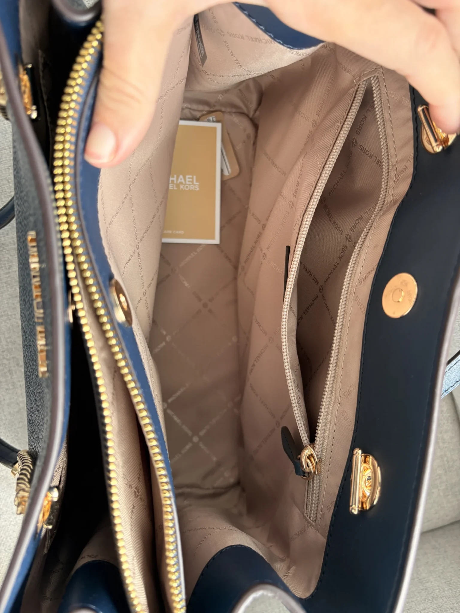 Image for Sacoche Michael Kors modèle Teagen bleu marin neuf