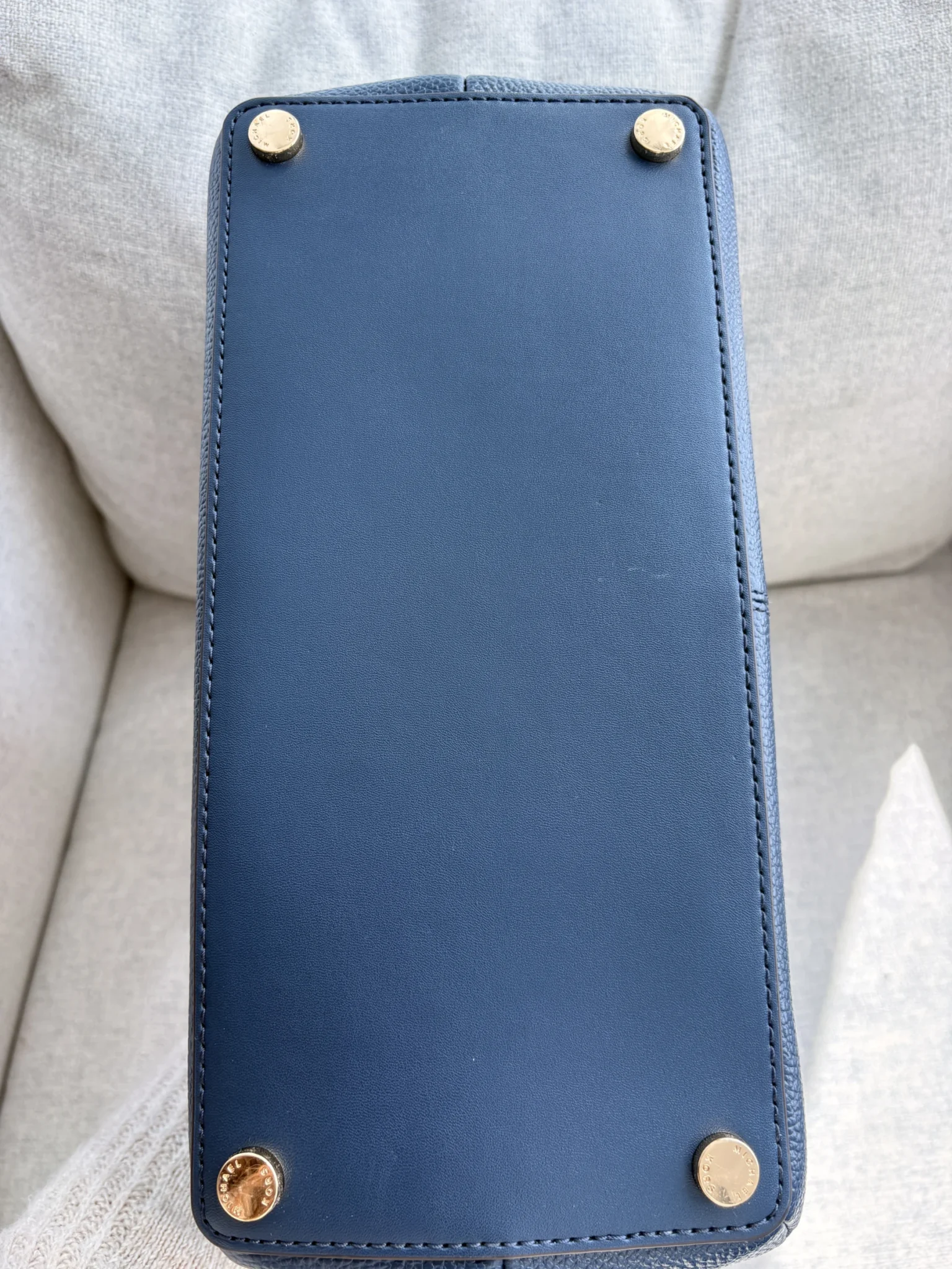 Image for Sacoche Michael Kors modèle Teagen bleu marin neuf