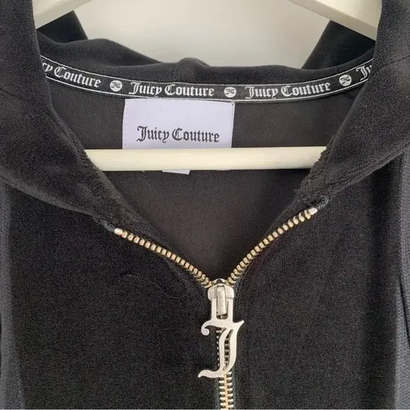 Image for Romper Shorts en Velour noir avec Manches longues et Capuchon JUICY COUTURE