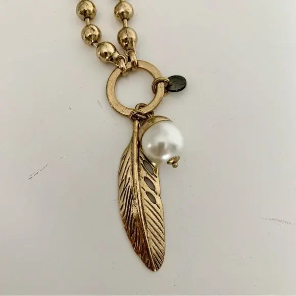 Image for Collier pendentif plume et perle or court ou long