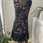 Featured thumbnail for Robe noire imprimée oiseaux