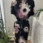 Featured thumbnail for Robe noire fleurie