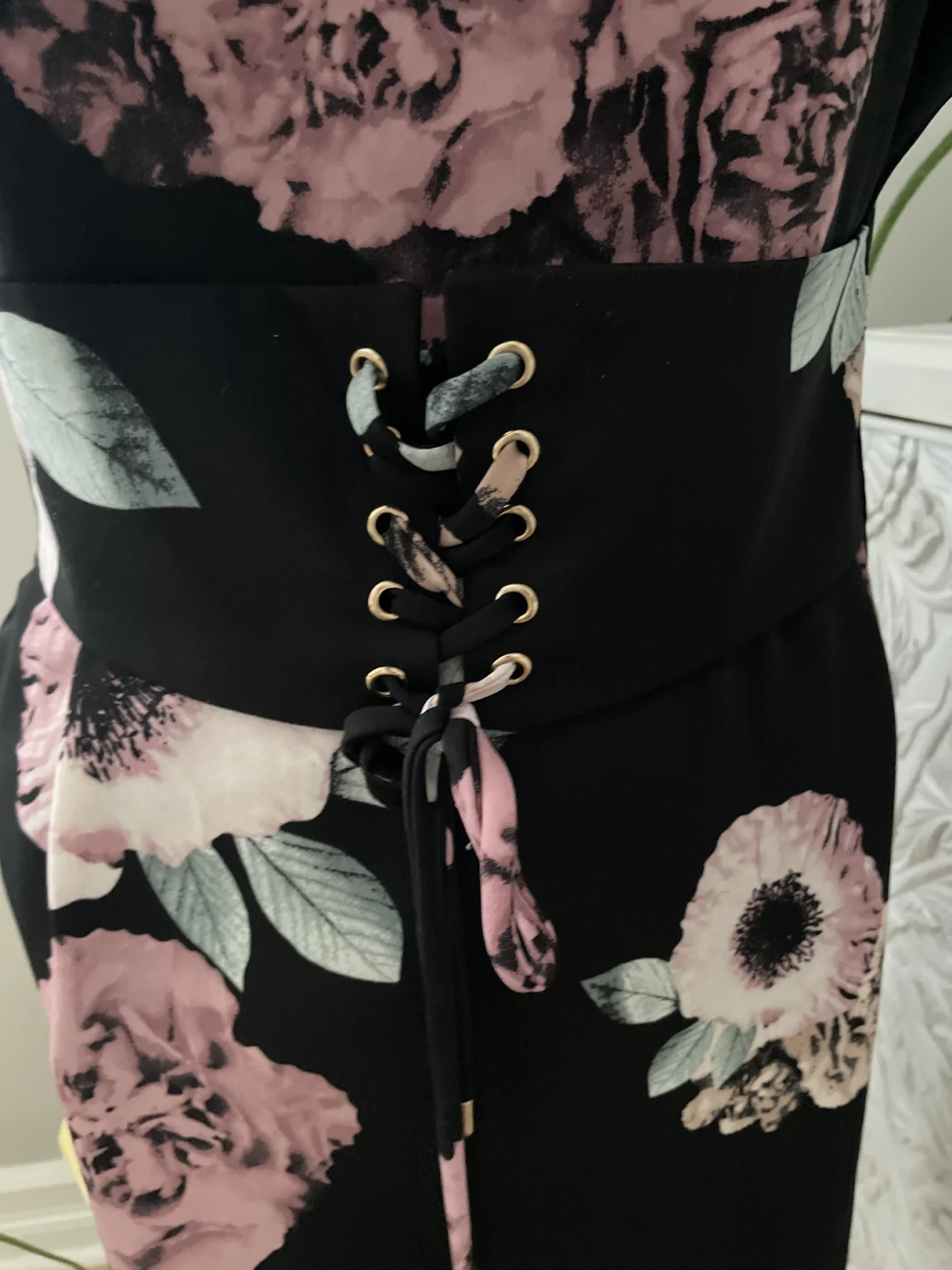 Image for Robe noire fleurie