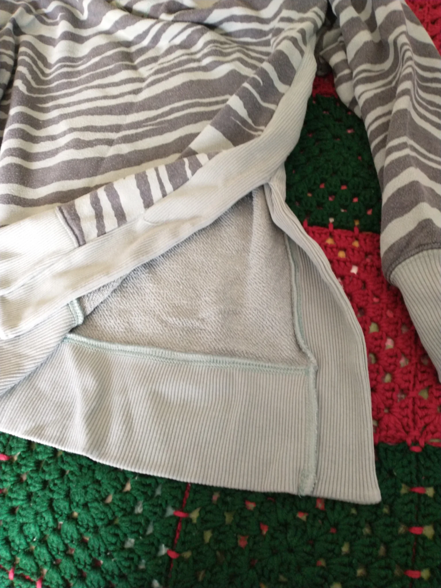 Image for Chandail zébré Aerie