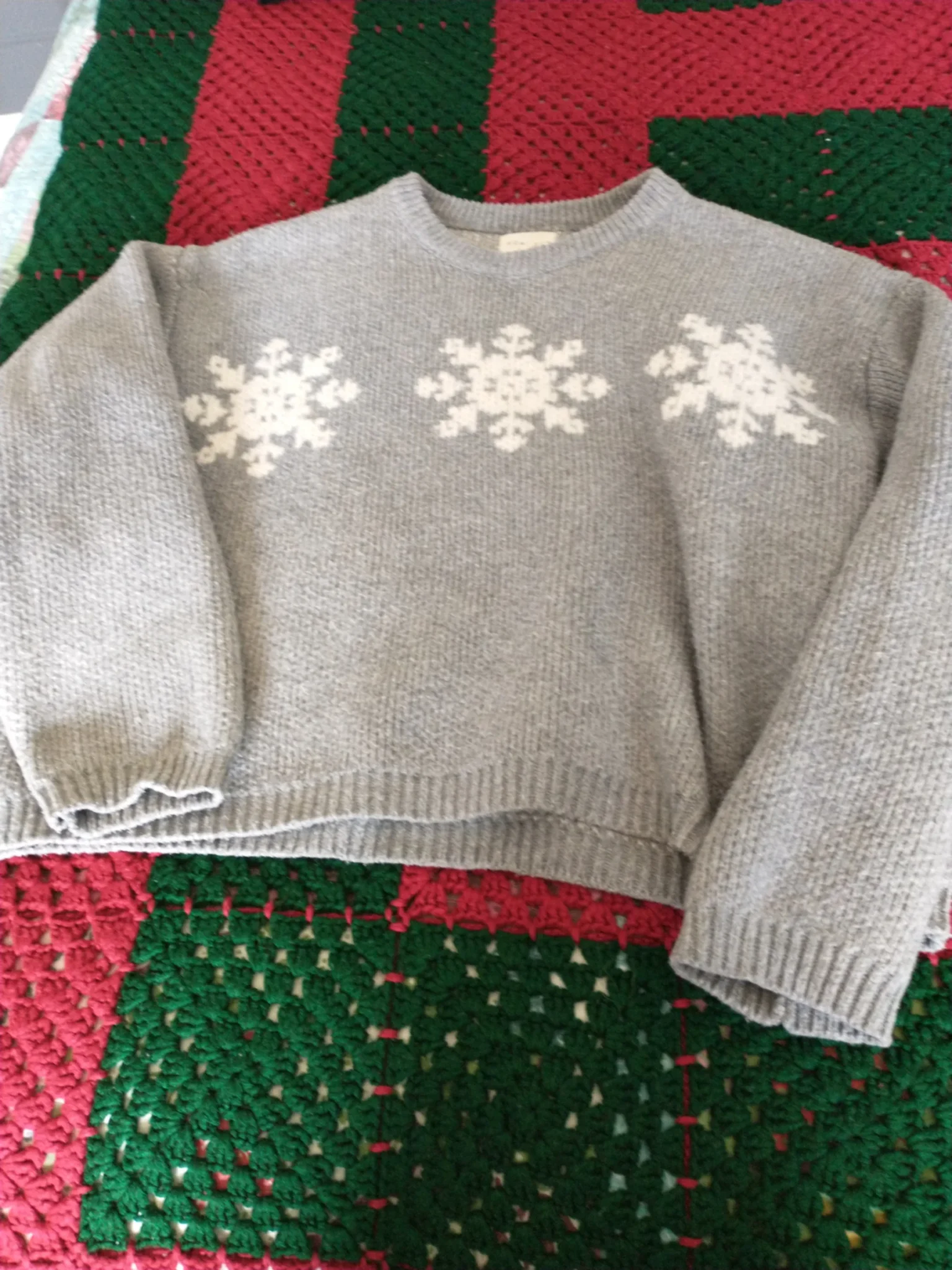 Featured image for Womance Warm Snowflake Short Sweater